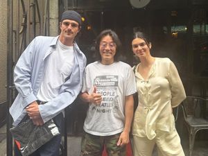 Viral Foto Kendall Jenner-Jacob Elordi Kencan di Jepang, Jajal Pizza Terkenal