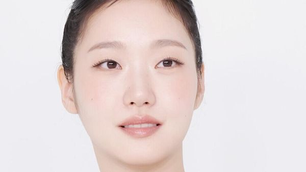 Kecantikan Kim Go Eun Viral, Disebut Mirip Lukisan Wanita Khas Korea
