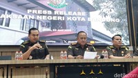 Kasus Wawalkot Bandung Erwin Disetop, Status Tersangka Korupsi Gugur
