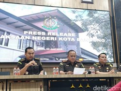 Kejari Bandung Hentikan Kasus Korupsi Erwin, Status Tersangka Gugur