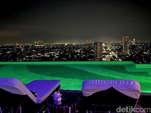 Beach Club Rooftop di Surabaya yang Lagi Jadi Buruan Staycation