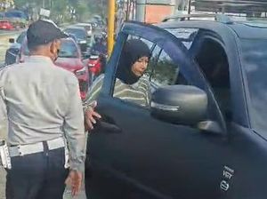 Pemobil Arogan di Makassar Terobos Rekayasa Lalin-Nyaris Tabrak Petugas Dishub