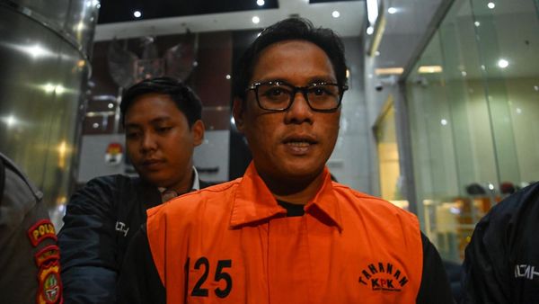 KPK Tahan Anggota Komite Proyek dalam Kasus Korupsi Gedung Lamongan