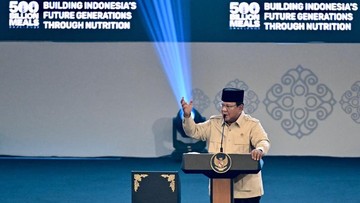 Prabowo Hadiri Konsolidasi MBG di Sentul, Kepala BGN Nanik Sampaikan Laporan