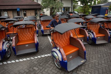Puluhan Bentor Dimusnahkan, Diganti Becak Listrik