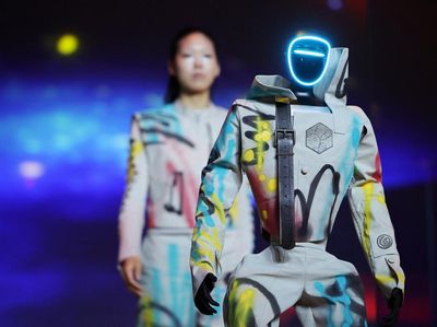 Keren! Robot Sudah Bisa Tampil di Panggung Catwalk