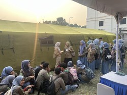 Cerita Siswa Satu Kelas Kompak Kunjungi Teman Terdampak Kebakaran Kemayoran