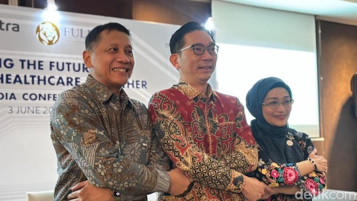 Grup layanan kesehatan regional Fullerton Health resmi menyelesaikan akuisisi PT Administrasi Medika (AdMedika) beserta anak usahanya, TelkoMedika, dari PT Multimedia Nusantara (TelkomMetra), anak usaha PT Telkom Indonesia.