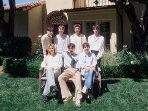 7 Foto BTS ala Family Portrait Buat Festa 2026