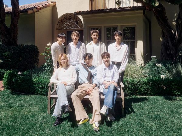 7 Foto BTS ala Family Portrait Buat Festa 2026