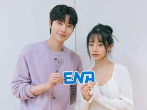 Intip Hwang In Youp-Hyeri Baca Naskah Drakor Rom-com Terbaru!