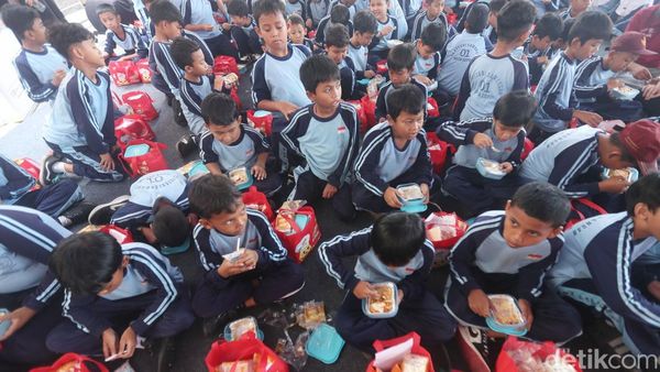 Hari Keju Sedunia 2026, Siswa SD Diedukasi Pentingnya Gizi Seimbang