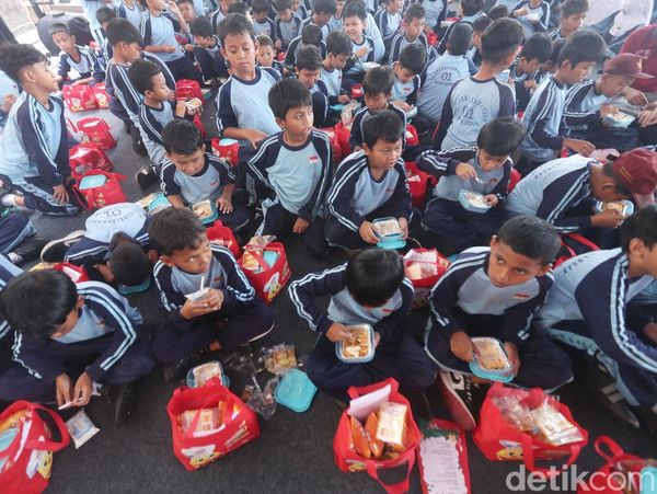 Hari Keju Sedunia 2026, Siswa SD Diedukasi Pentingnya Gizi Seimbang