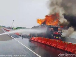 Truk Tangki BBM Terbakar di Tol Cisumdawu, Kerugian Ditaksir Rp3,2 Miliar