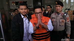 Mantan Plt Dirjen Imigrasi Saffar Godam Ditahan KPK dalam OTT Jakbar