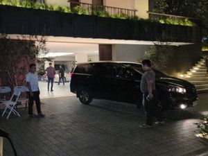 3 Mobil Penyidik KPK Keluar Usai 1 Jam Geledah Rumah Wamen Imipas Silmy Karim
