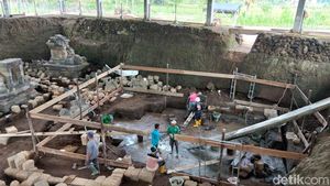 Potret Pemugaran Candi Losari yang Berujung Temuan Diduga Emas