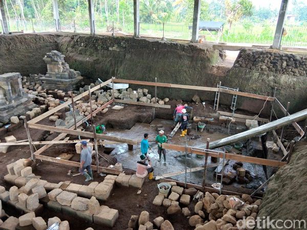 Potret Pemugaran Candi Losari yang Berujung Temuan Diduga Emas
