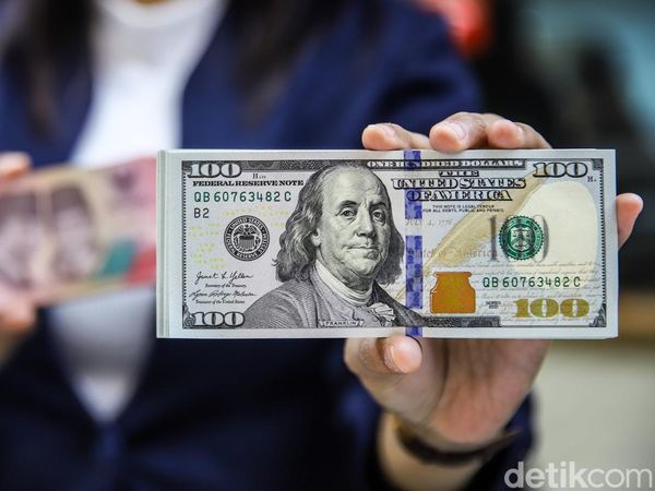 Rupiah Tertekan, Dolar AS Sentuh Rp18.000