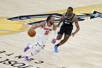 Final NBA 2026: Brunson Panas, Knicks Kalahkan Spurs di Game Pertama