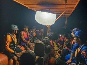Perahu Terbalik di Perairan Sanggalangit, SAR Evakuasi 6 Pemancing