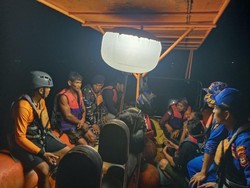 Perahu Terbalik di Perairan Sanggalangit, SAR Evakuasi 6 Pemancing