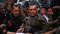 Silmy Karim Serahkan Diri Ke KPK Usai Dicari Penyidik