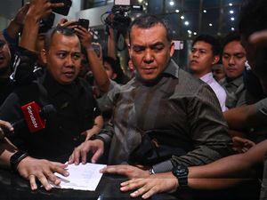 Silmy Karim Serahkan Diri Ke KPK Usai Dicari Penyidik
