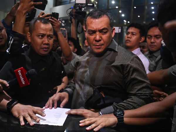 Silmy Karim Serahkan Diri Ke KPK Usai Dicari Penyidik