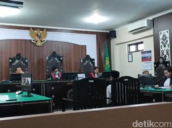 Dituntut 13 Tahun, Radit Sebut Dakwaan Bunuh Mahasiswi Unram Hasil Imajinasi
