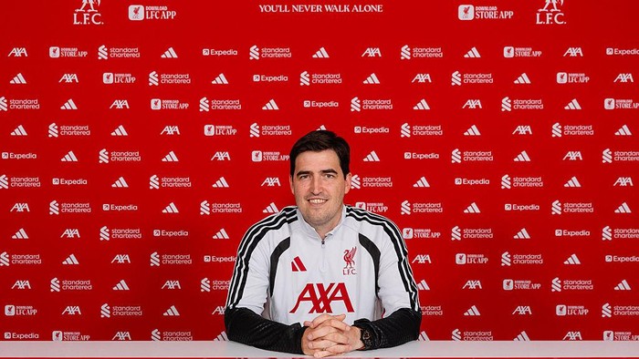 LIVERPOOL, ENGLAND - JUNE 04: (THE SUN OUT, THE SUN ON SUNDAY OUT) Andoni Iraola new manager of Liverpool Football Club at Axa training centre on June 04, 2026 in Liverpool, England. (Photo by Nikki Dyer - LFC/Liverpool FC via Getty Images)