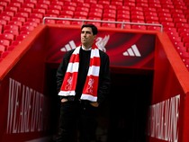Iraola Tak Sabar Tampil di Anfield