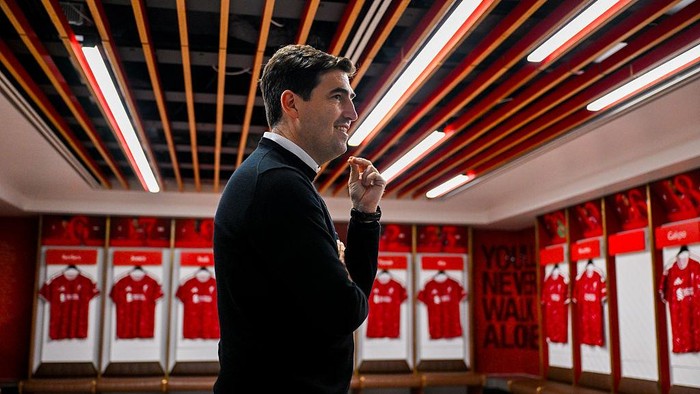 Andoni Iraola tak pikir panjang terima tawaran Liverpool.