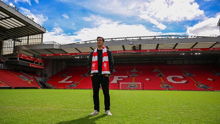 LIVERPOOL, ENGLAND - JUNE 04: (THE SUN OUT, THE SUN ON SUNDAY OUT) Andoni Iraola new manager of Liverpool Football Club at Anfield on June 04, 2026 in Liverpool, England. (Photo by Andrew Powell/Liverpool FC via Getty Images)