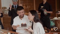 Baru Menikah, Intip Keseruan Hassan Alaydrus dan Audrey Jesslyn saat Kulineran