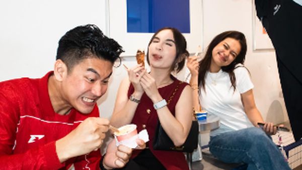 Cute! Elina Joerg Makan Tiram hingga Kulineran Bareng Rebecca Klopper