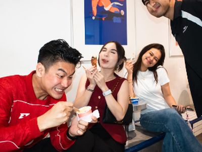 Cute! Elina Joerg Makan Tiram hingga Kulineran Bareng Rebecca Klopper