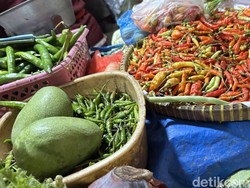Harga Kebutuhan Pokok Mahal, Pedagang Pasar di Surabaya Sambat Rawan Rugi