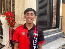 Lulus Sarjana Tepat Waktu, Mahasiswa Undiksha Jalan Kaki 91 Km ke Rumah