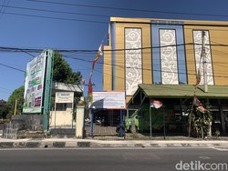 Pemkab Lombok Barat Ultimatum STIE AMM Bayar Sewa atau Angkat Kaki