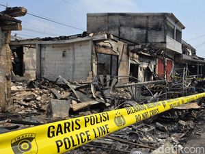 Lokasi Kebakaran Maut Dekat Stasiun Tanah Abang Digaris Polisi