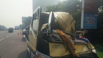 2 Truk Kecelakaan di Tol Jagorawi, Pengemudi Luka-luka