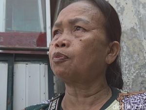 Tangis Rusminah Kehilangan Tabungan Hasil Dagang Imbas Kebakaran Tanah Abang