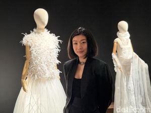 Eksplorasi Kebebasan dalam Balutan Putih di Pameran Desainer Stella Rissa