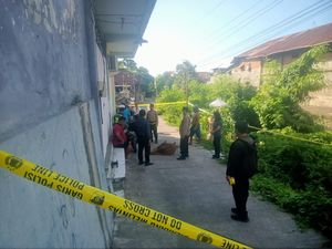 Geger Pria Ditemukan Tewas Tertindih Motor di Gang Banyuning Buleleng