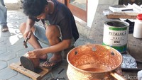 Jerit Perajin Tembaga Tumang Boyolali Imbas Dolar AS Tembus Rp 18 Ribu