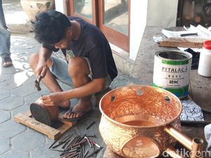 Jerit Perajin Tembaga Tumang Boyolali Imbas Dolar AS Tembus Rp 18 Ribu