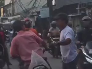 Viral Bang Jago Pukul Pemotor di Neglasari Tangerang, Pelaku Ditangkap