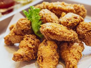 Renyah Juicy! 10 Ayam Goreng Terbaik Dunia Ini Wajib Dicoba