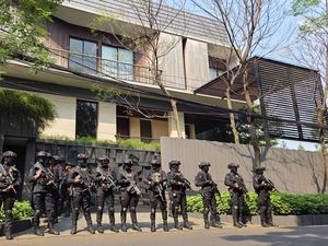 KPK Geledah Rumah Silmy Karim di Brawijaya Jaksel